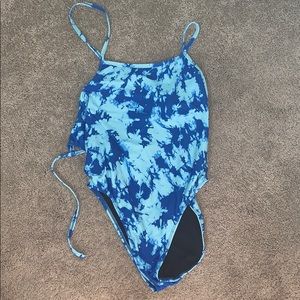 JOLYN ONESIE TIEBACK